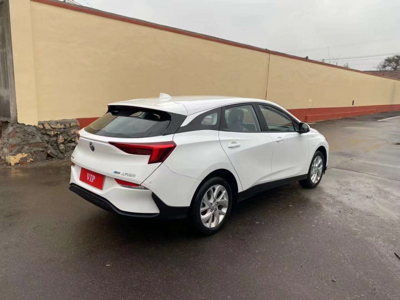 青岛23年别克微蓝5