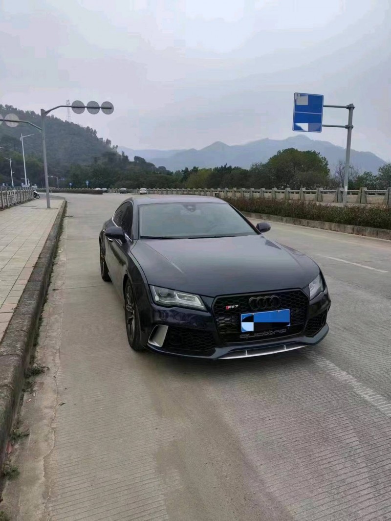 广州13年奥迪A7L1