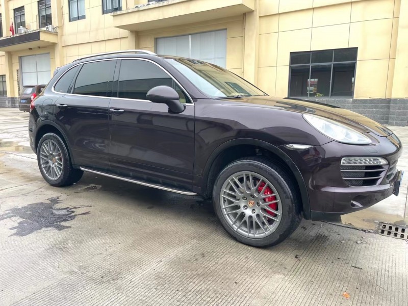 武汉12年保时捷卡宴3