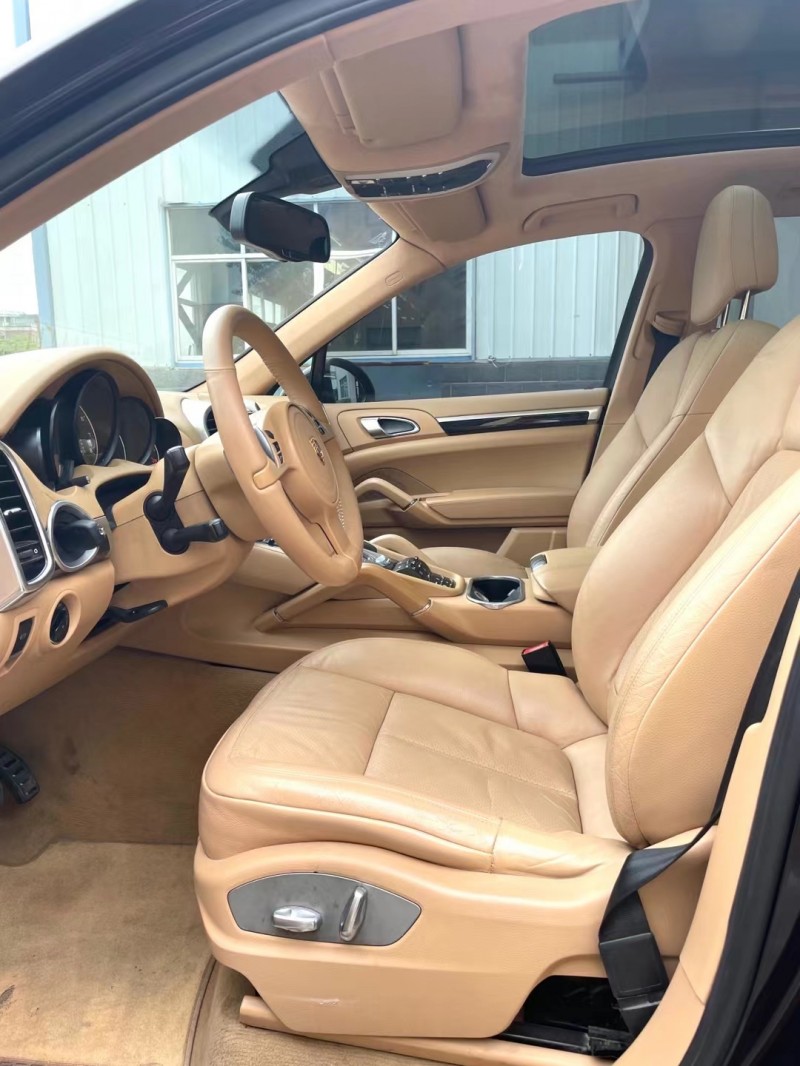 武汉12年保时捷卡宴4