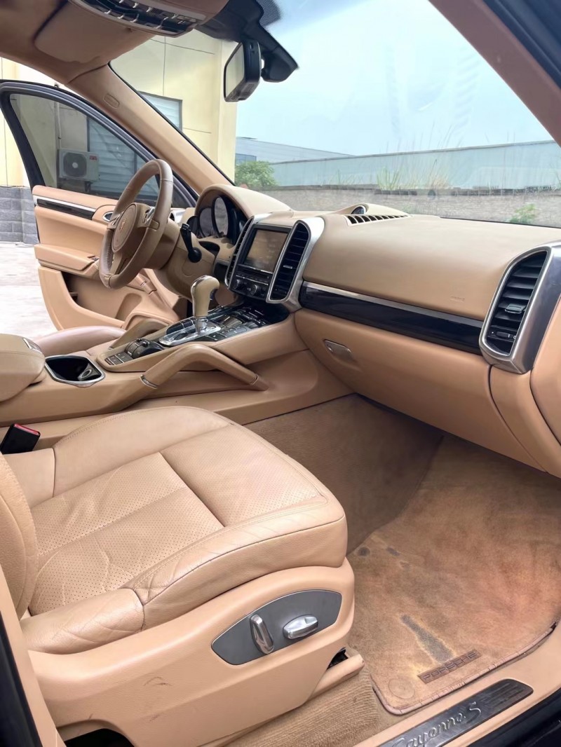 武汉12年保时捷卡宴8