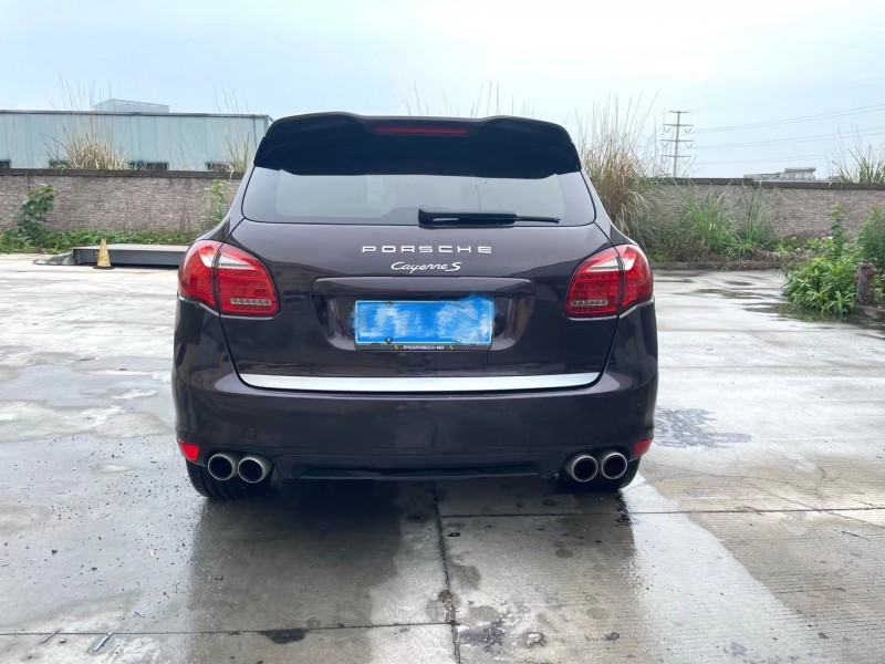 武汉12年保时捷卡宴9