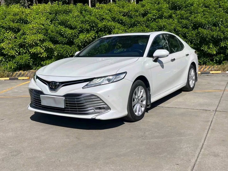 济南19年丰田凯美瑞2