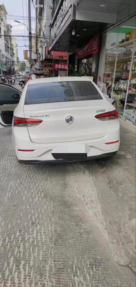 重庆20年别克英朗3