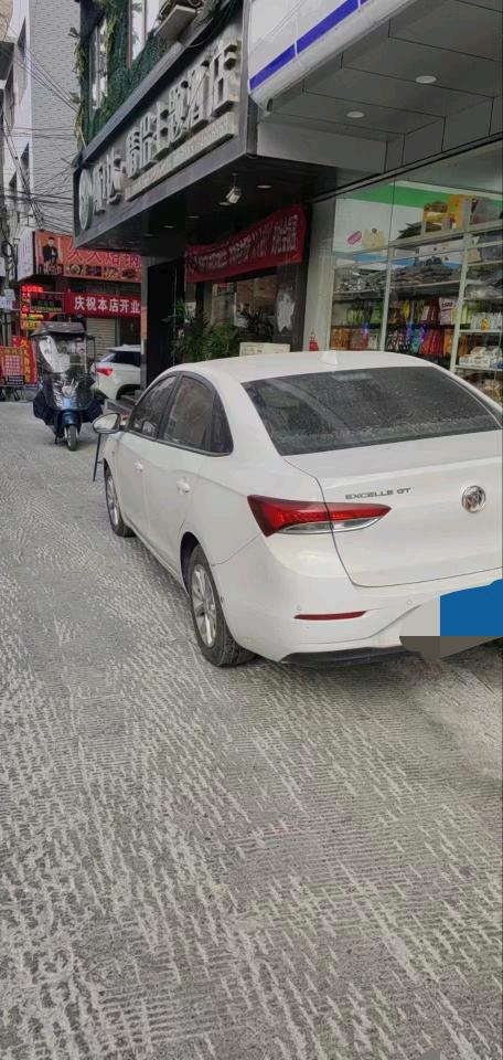 重庆20年别克英朗4