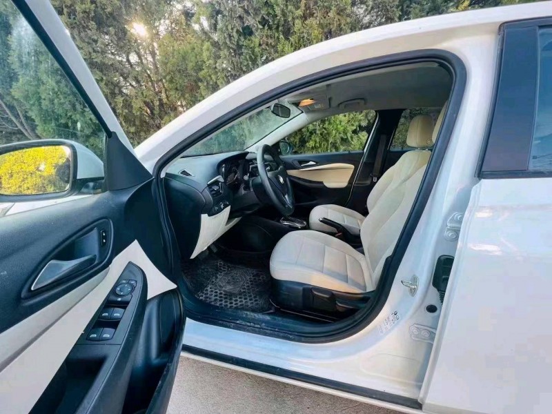 枣庄23年别克凯越4