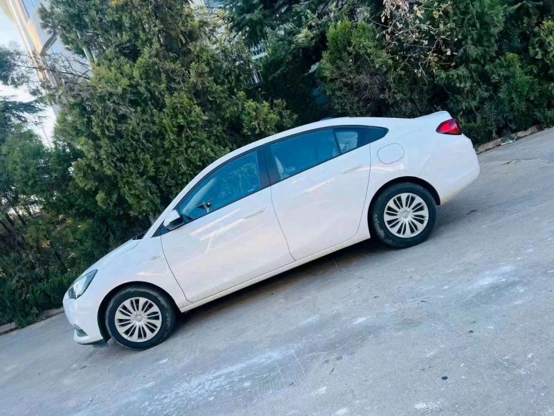 枣庄23年别克凯越8