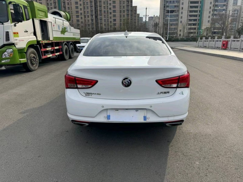 徐州18年别克威朗5