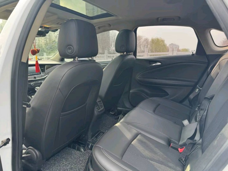 徐州18年别克威朗8