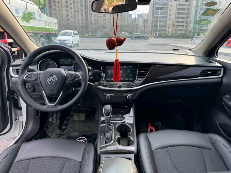 徐州18年别克威朗9