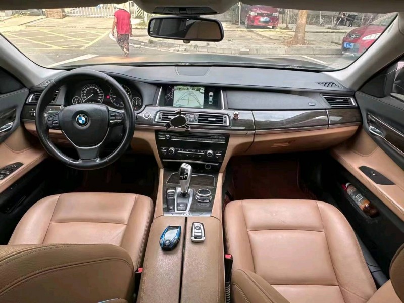 武汉14年宝马7系4