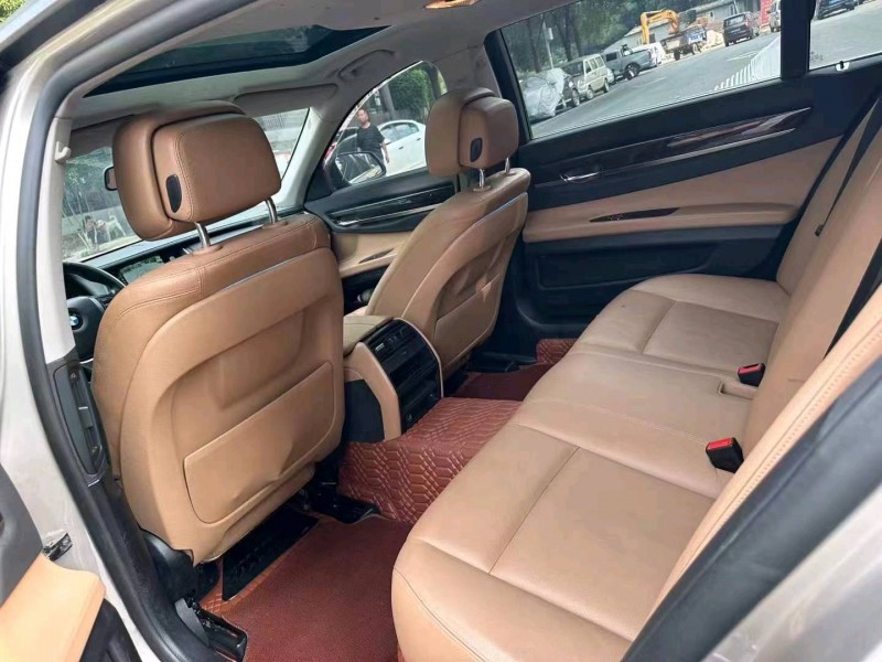 武汉14年宝马7系8