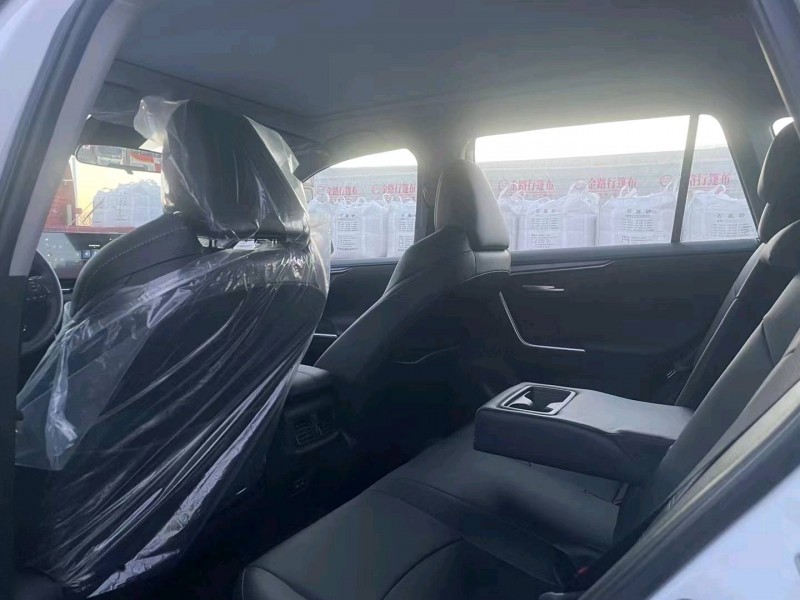 保定23年丰田威兰达3