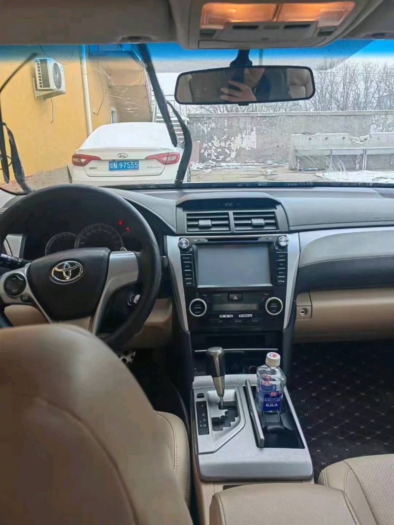 保定13年丰田凯美瑞5