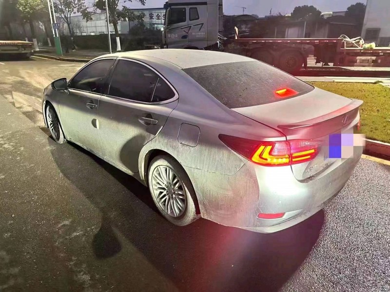 岳陽18年雷克薩斯ES8