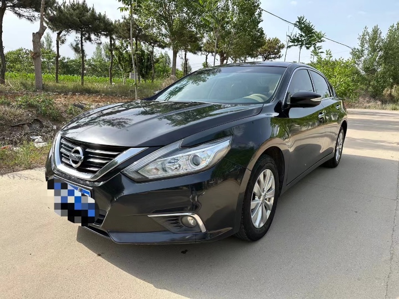 秦皇島18年日產天籟5