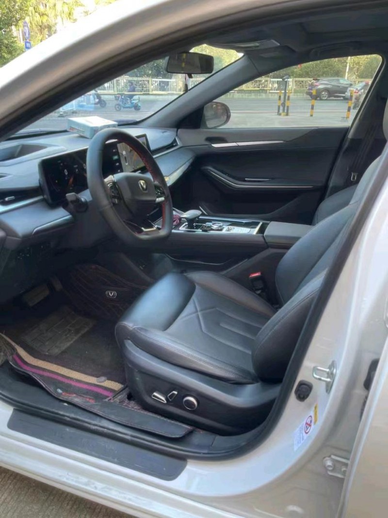 广州23年长安汽车锐程CC8