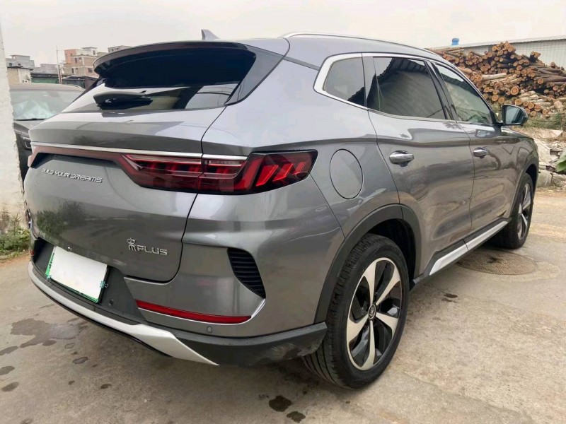 广州23年比亚迪宋8