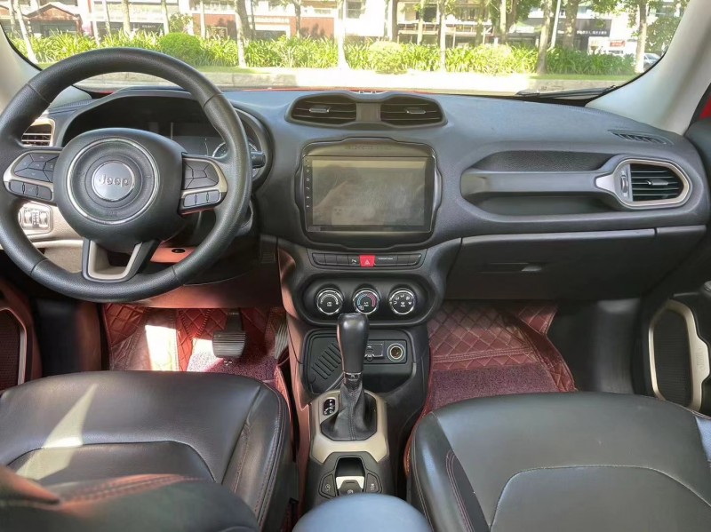 东莞17年Jeep自由侠6