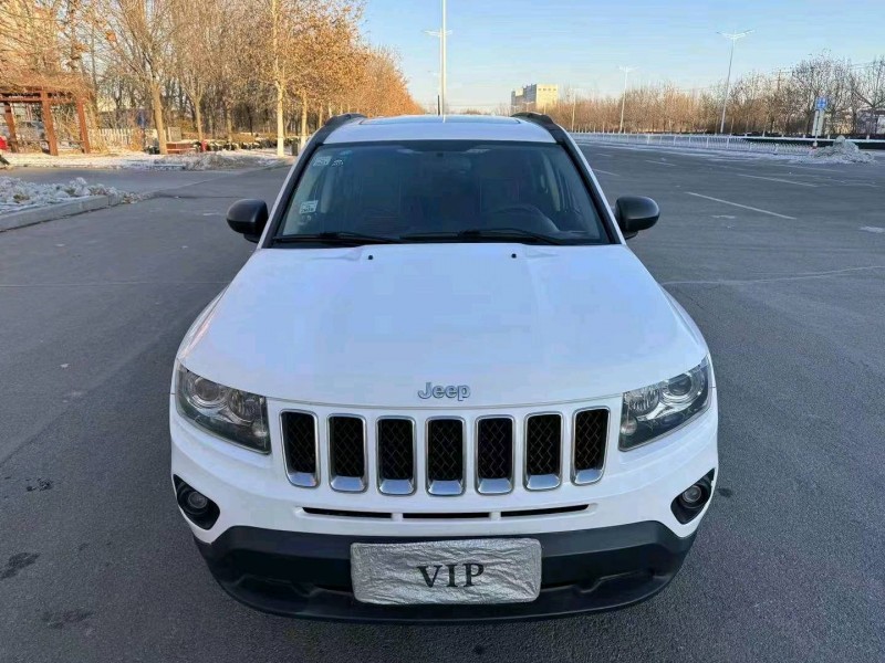 枣庄14年Jeep指南者1