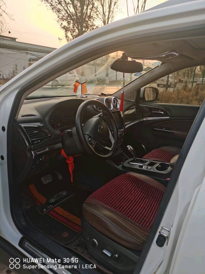 保定17年比亚迪S76