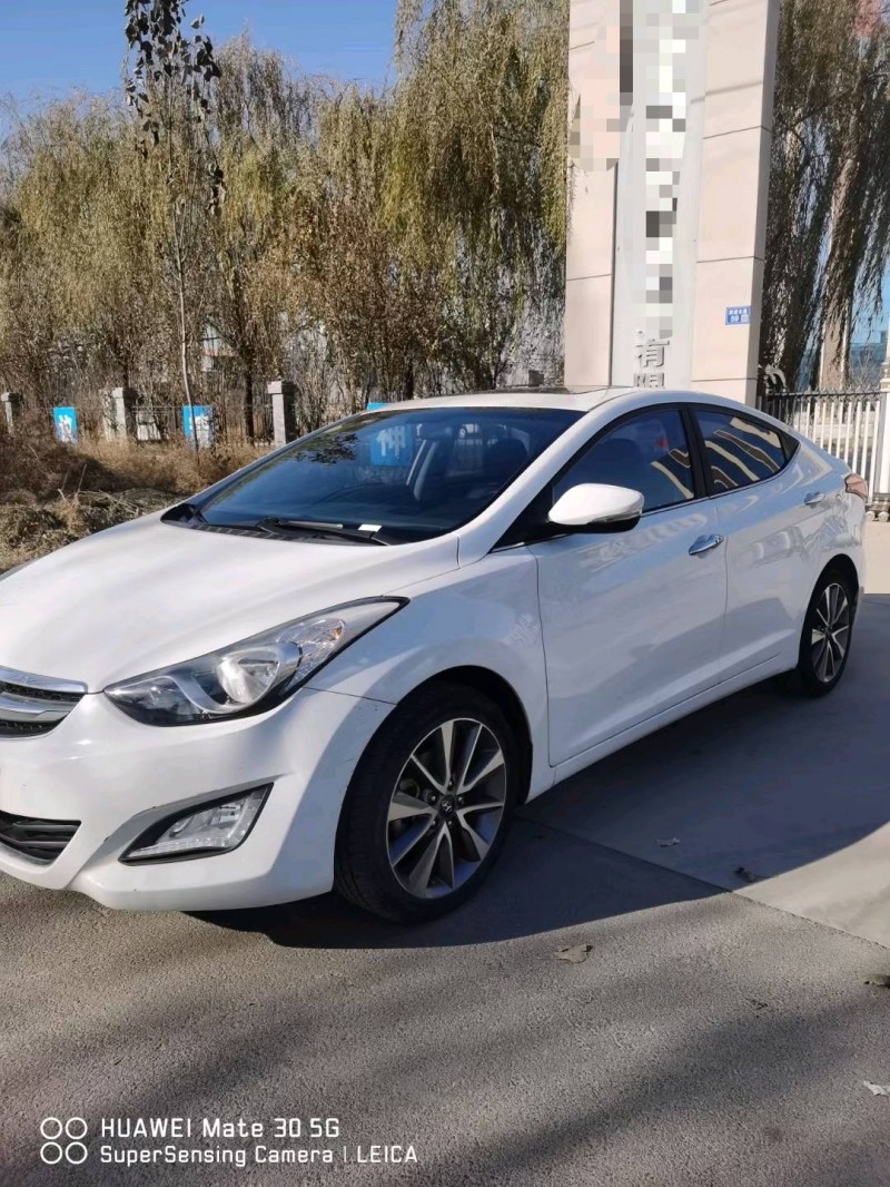 保定12年现代索纳塔八2