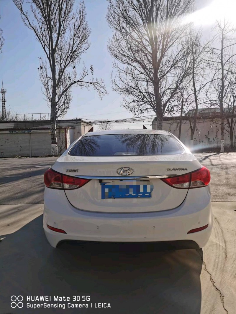 保定12年现代索纳塔八9