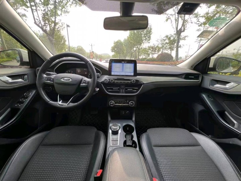 徐州19年福特福克斯5