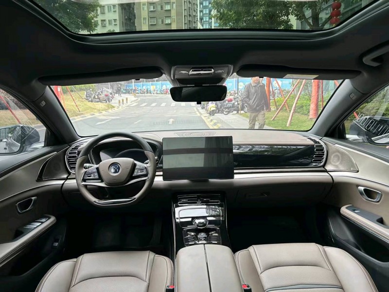 广州23年比亚迪汉5