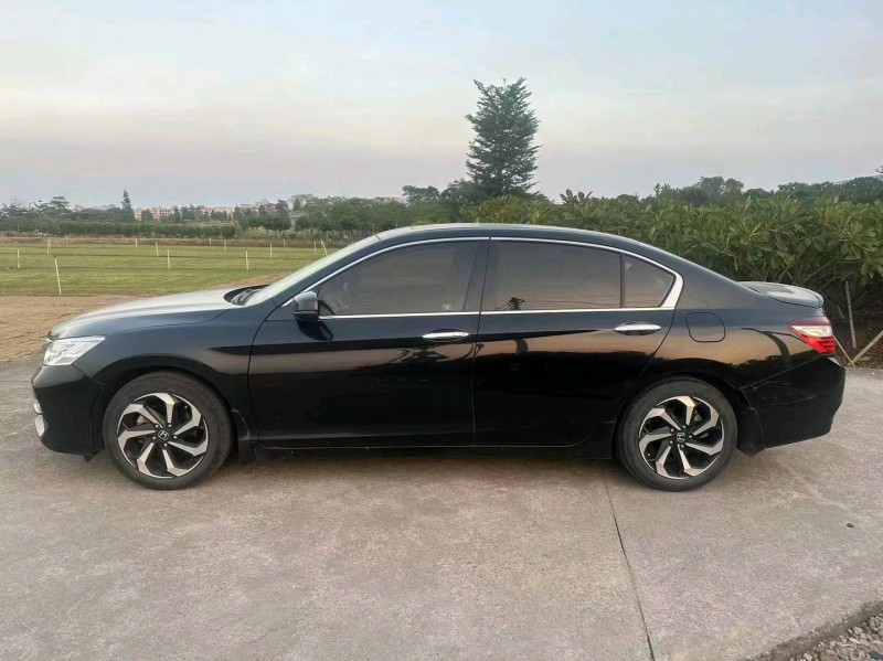 广州16年本田雅阁5