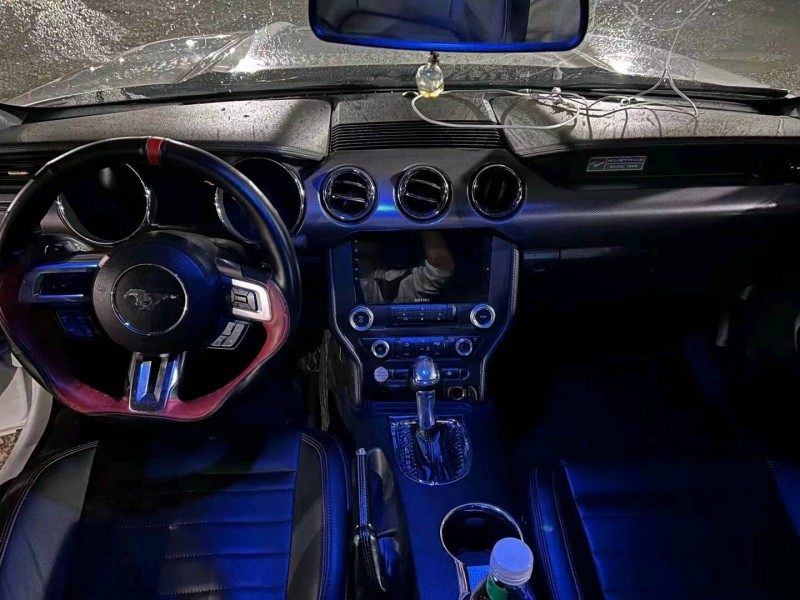 青岛16年福特野马4