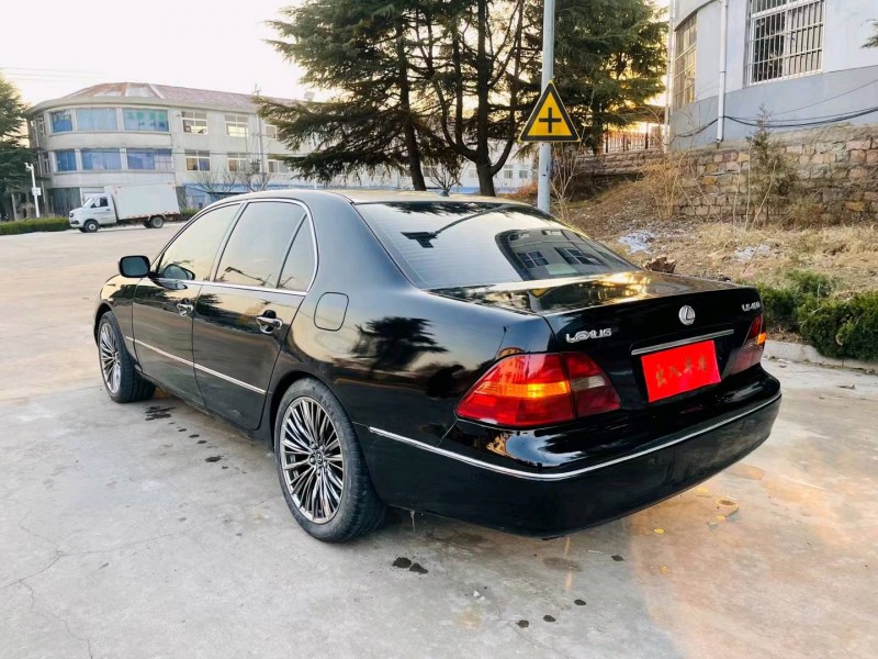 烟台02年雷克萨斯LS8