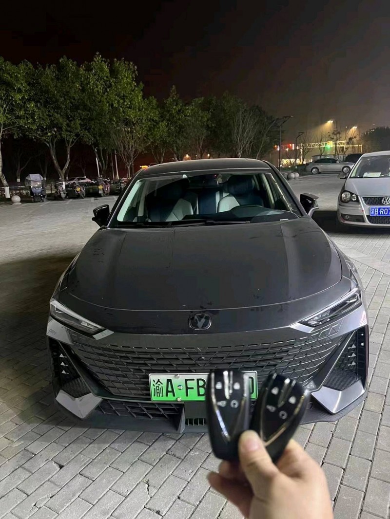 重庆23年长安汽车UNI-V1