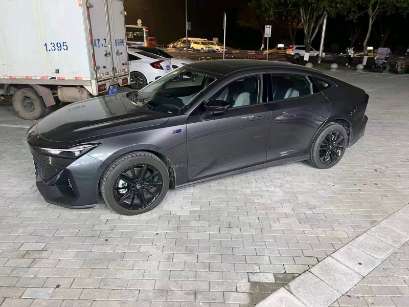 重庆23年长安汽车UNI-V2