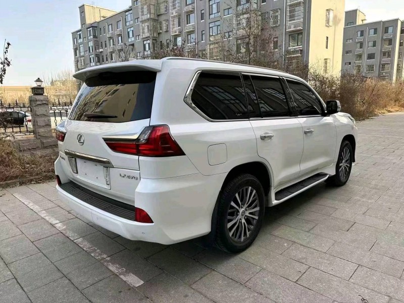 枣庄17年雷克萨斯LX4
