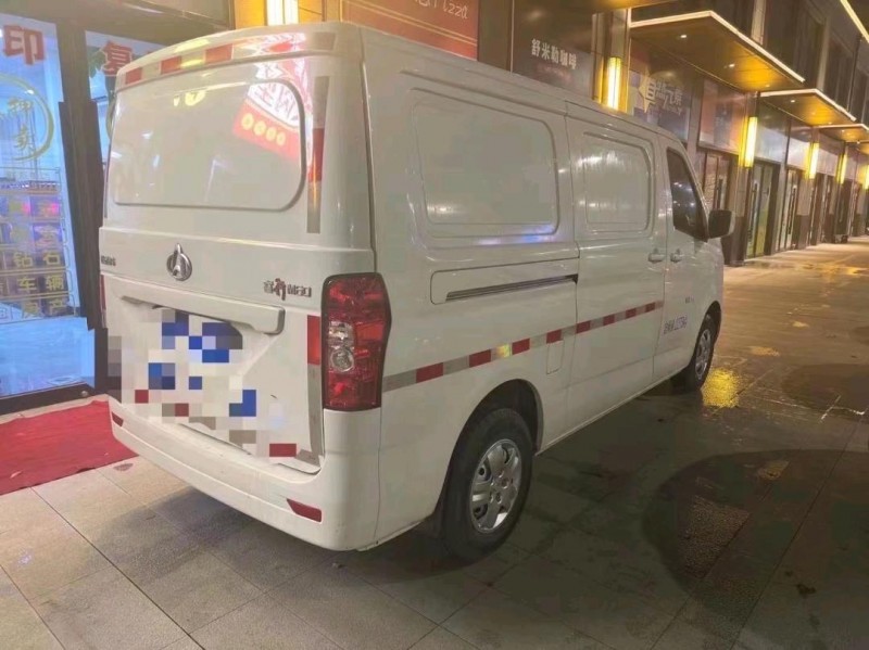 东营23年长安汽车睿行3