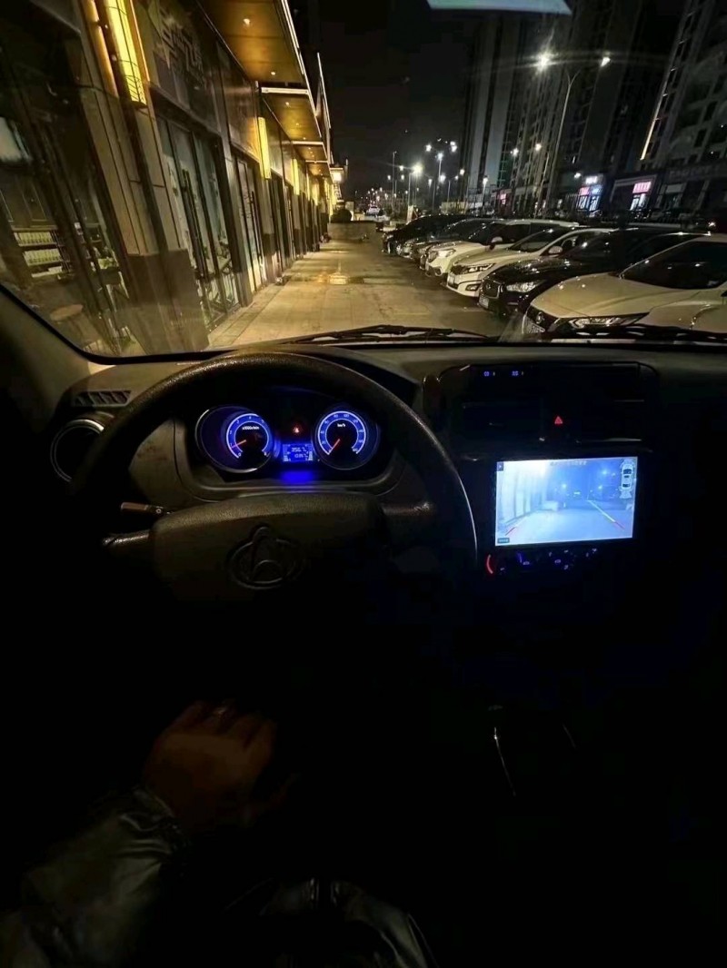 东营23年长安汽车睿行5