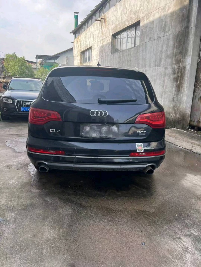 九江15年奧迪Q74