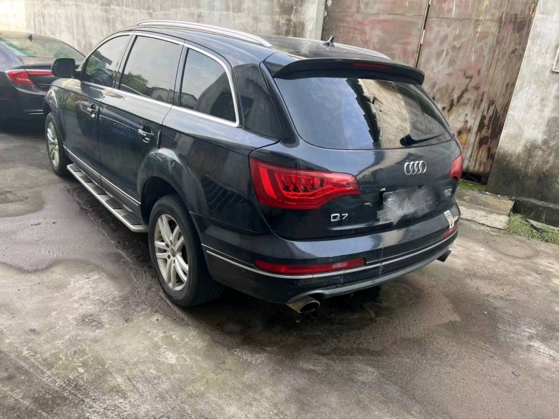 九江15年奧迪Q75