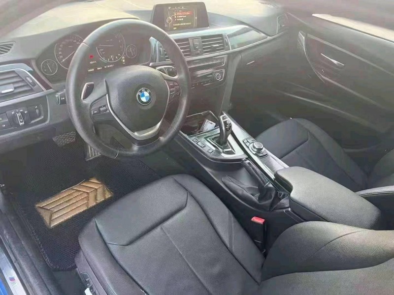 济宁17年宝马3系4