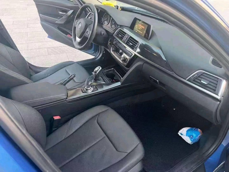 济宁17年宝马3系6