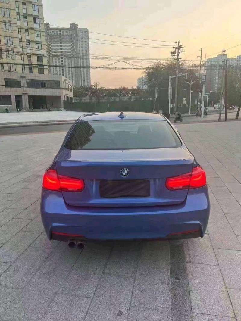 济宁17年宝马3系9