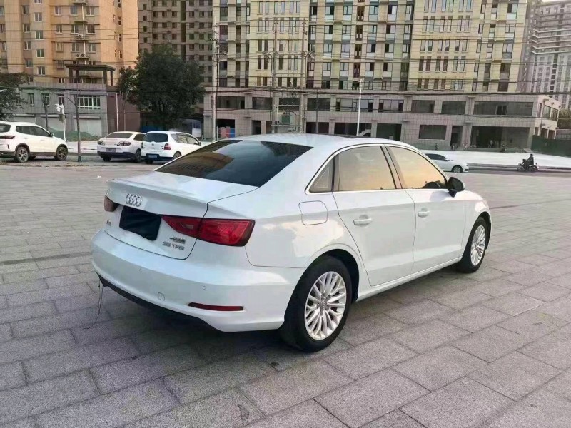 济宁17年奥迪A38