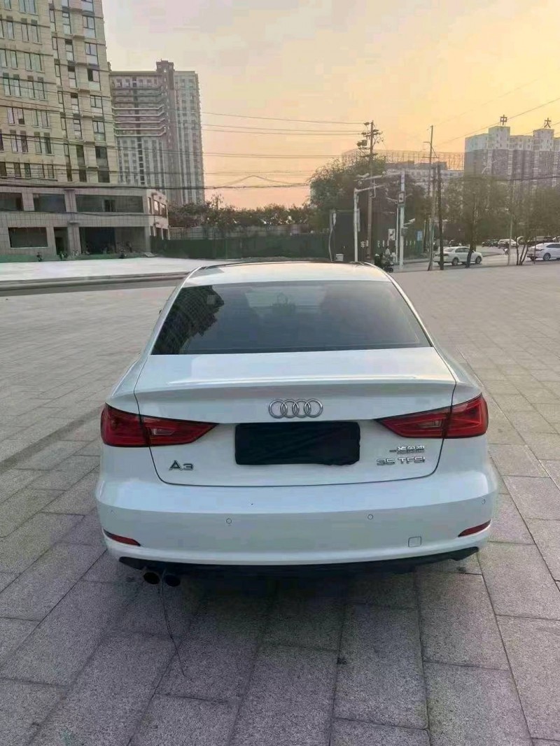 济宁17年奥迪A39