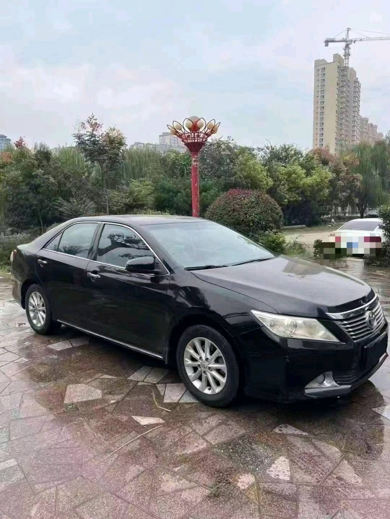 济宁14年丰田凯美瑞3