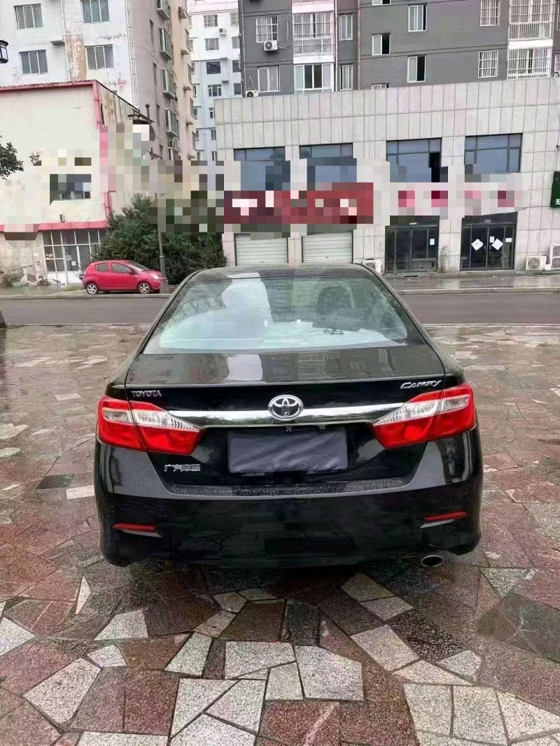 济宁14年丰田凯美瑞9