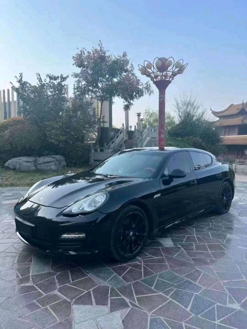 济宁11年保时捷帕拉梅拉2