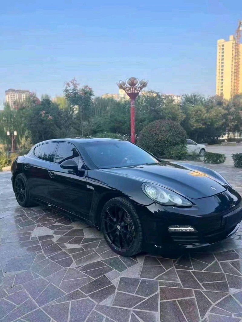 济宁11年保时捷帕拉梅拉3