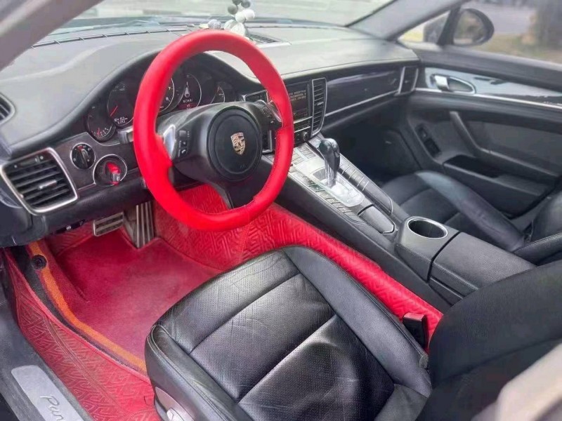济宁11年保时捷帕拉梅拉4