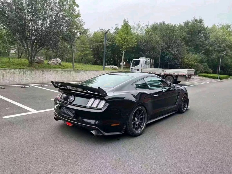 济宁16年福特野马7